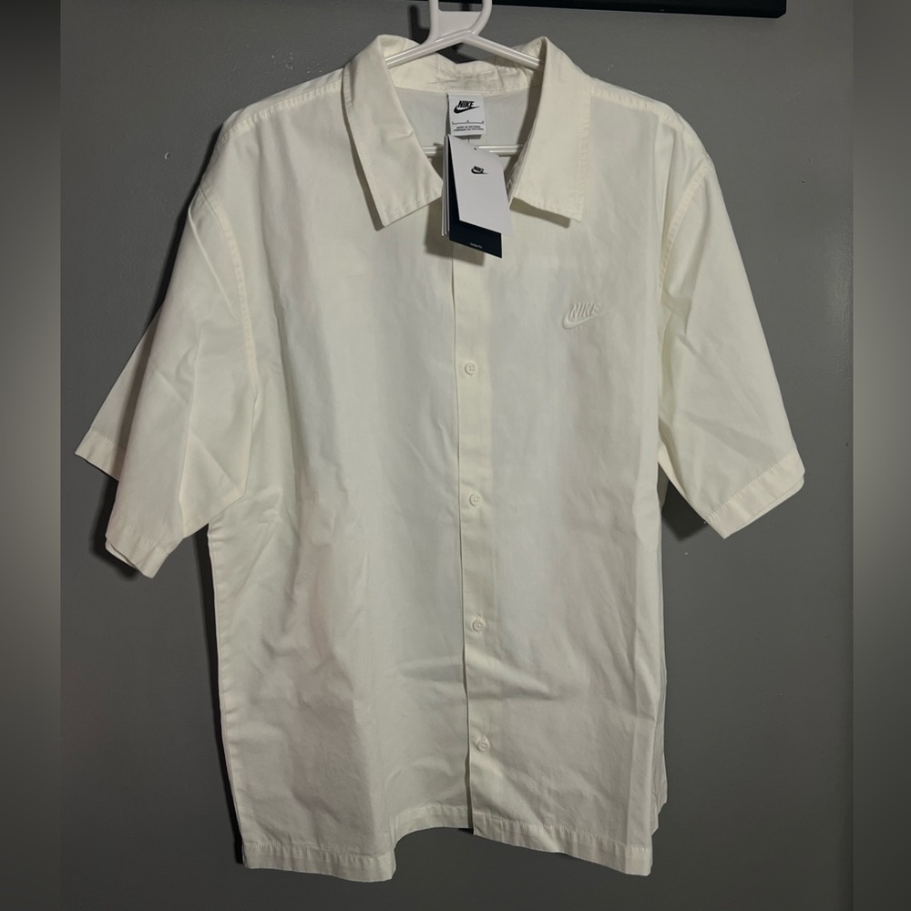 Nike Men’s Club Short Sleeve Button Down Shirt